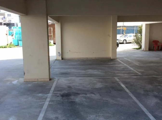 Cyprus Penelope Ларнака